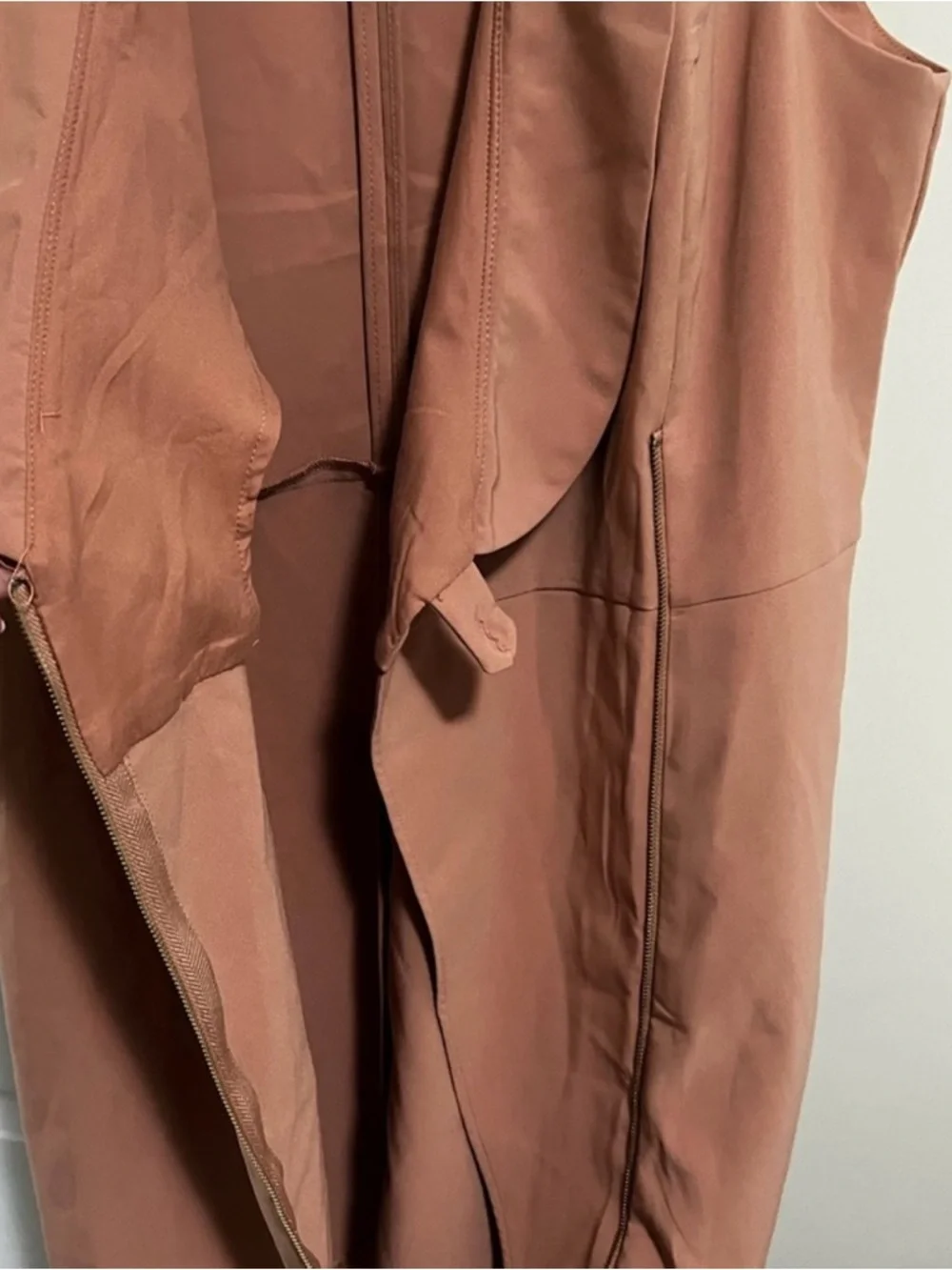 Dynamite Sleeveless Rust-Brown Midi Dress with Asymmetric Zip - Picture 3 of 4